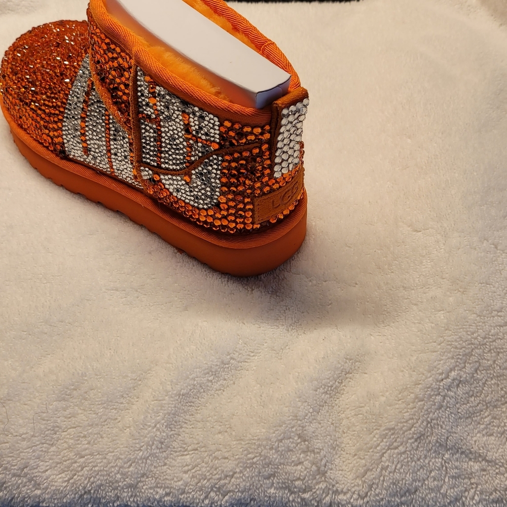Customized uggs - Picture 2 of 5